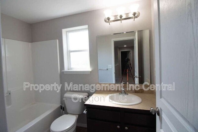 Building Photo - 20278 Knightsbridge Pl