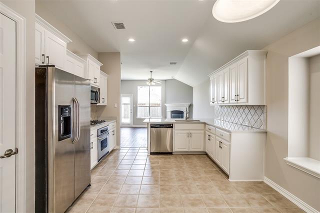Building Photo - 2692 Lake Ridge Dr