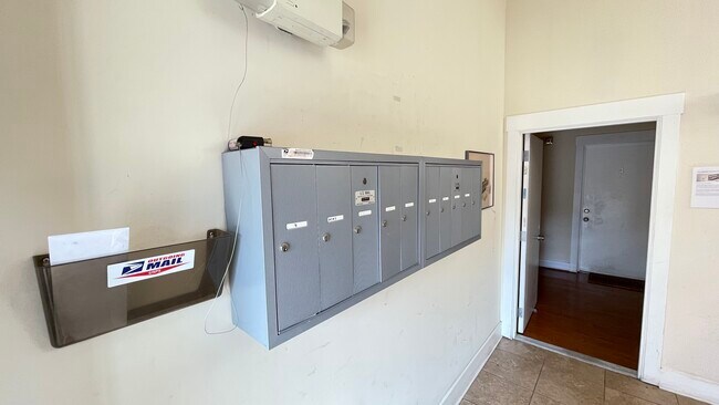 Building Photo - 2318 Herbert Hamlet Aly