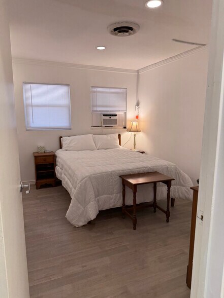 Bedroom 4 (Full Bed) - 1546 N Magnolia Ave