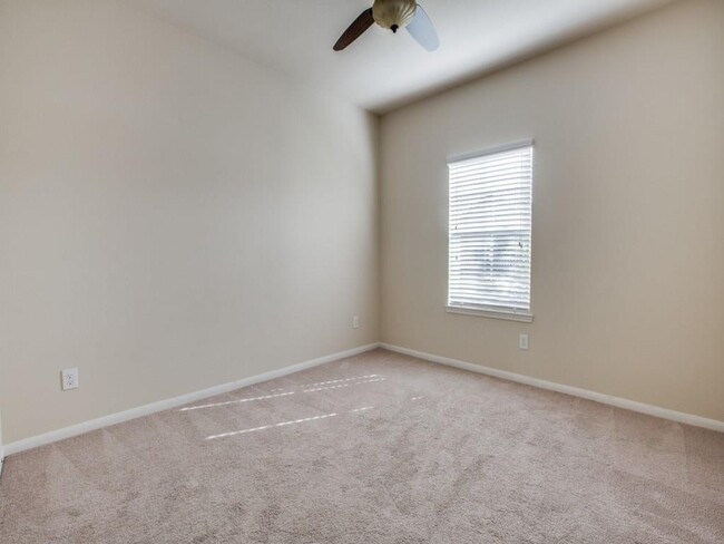 Building Photo - 4067 Mossy Pl Ln