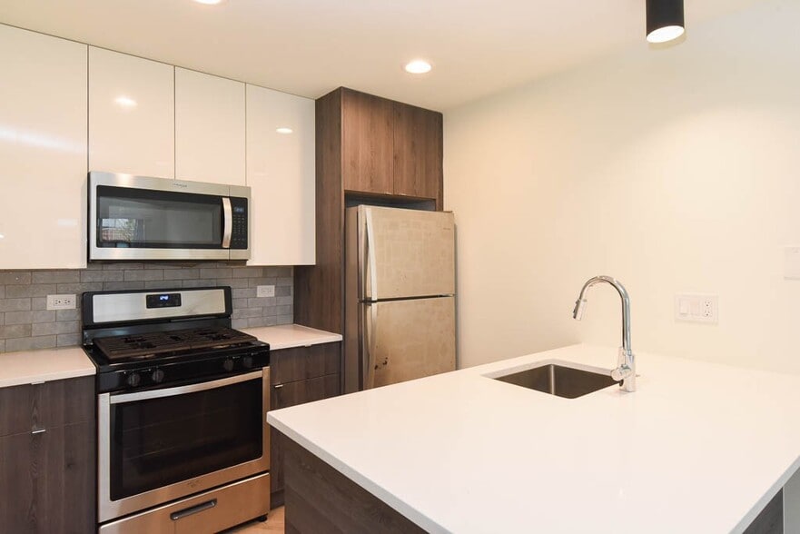 Building Photo - 949 W Grace St