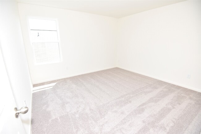 Building Photo - 21650 Cottage Ln