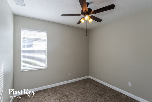 Building Photo - 1420 Bridgeport Cir