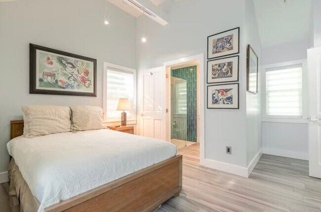 Building Photo - 629 Elizabeth St