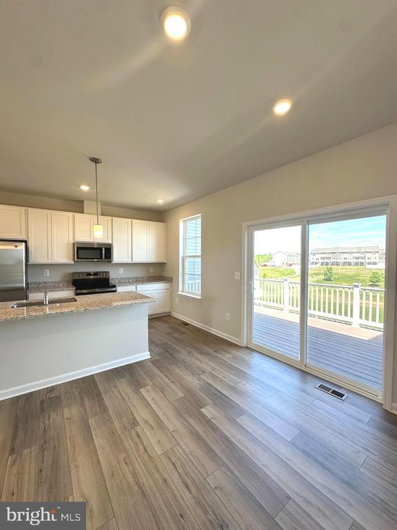 Building Photo - 439 Seeback Dr