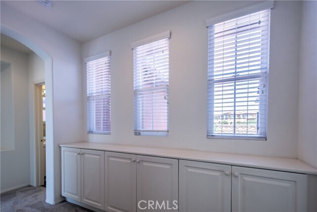 Building Photo - 15 Riva Dr