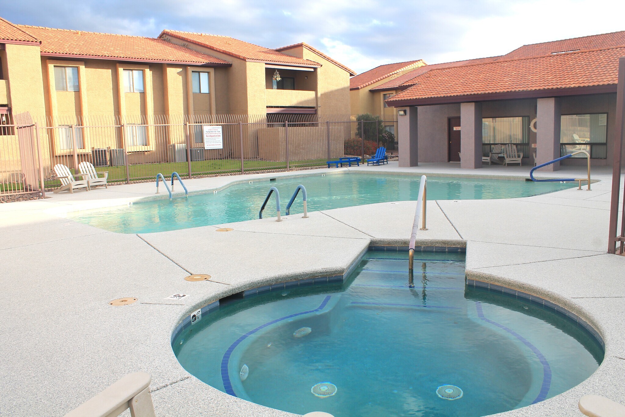 Community spa area - 2188 N Pantano Rd