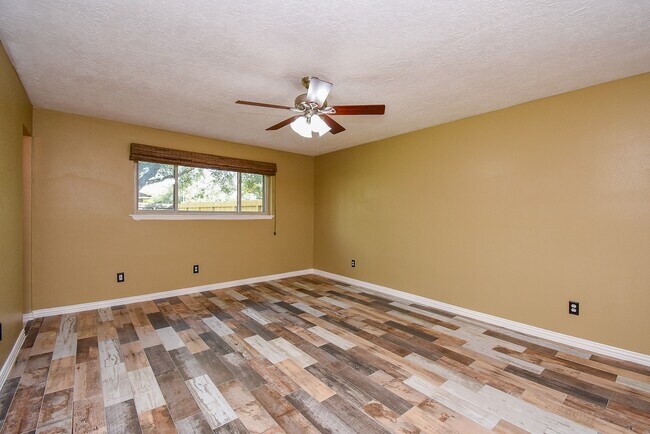 Building Photo - 12402 Amado Dr