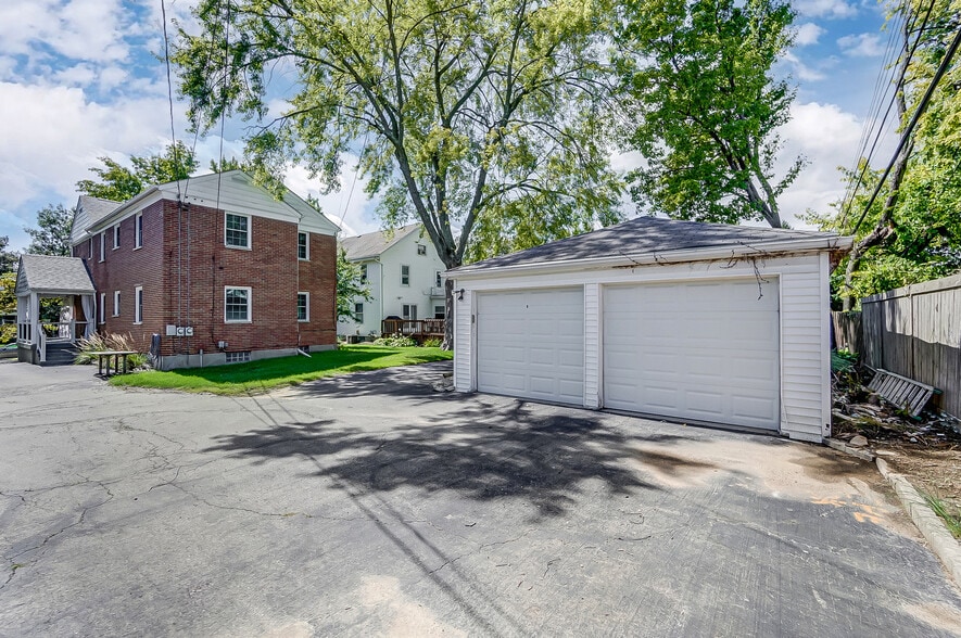 Building Photo - 227 Corona Ave