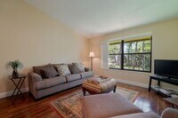 Building Photo - 13095 Belhaven Ct