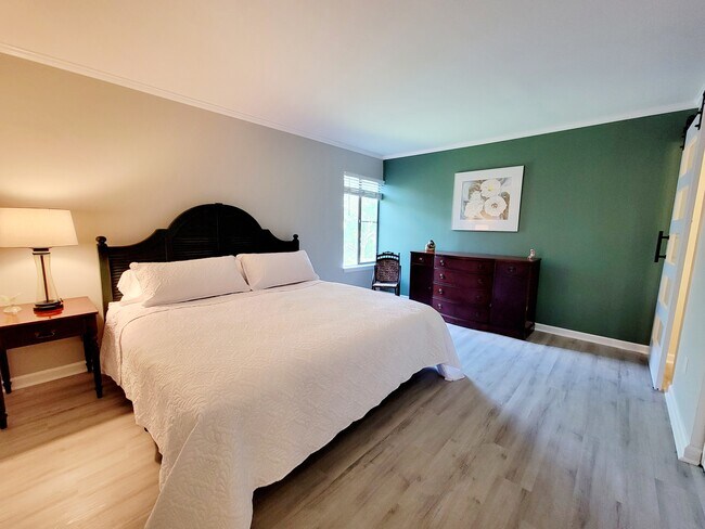 Building Photo - 500 Umstead Dr