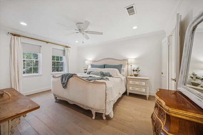 Building Photo - 5822 Doliver Dr