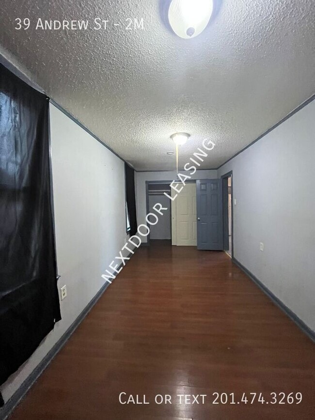 Building Photo - 39 Andrew St