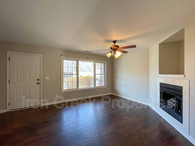 Building Photo - 100 Rotunda Cir