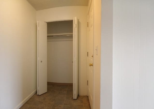Building Photo - 529 Railroad St
