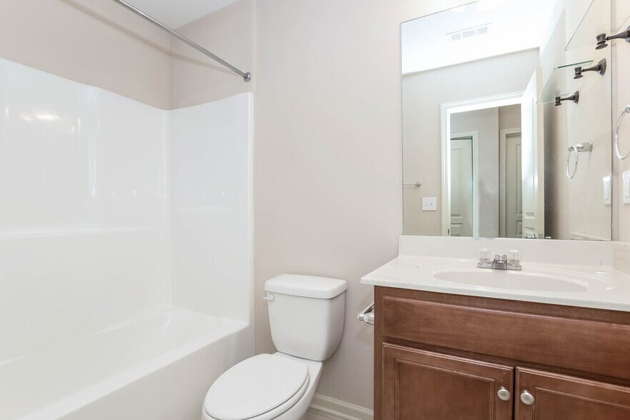 Building Photo - 537 Pringle Dr NE