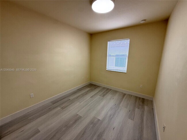 Building Photo - 9572 SW 169th Pl