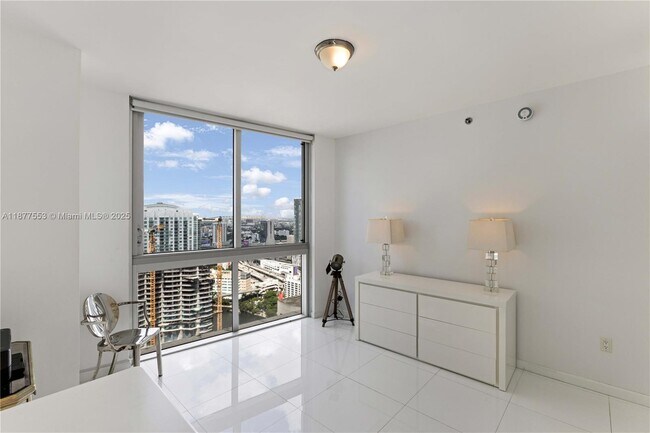 Building Photo - 475 Brickell Ave