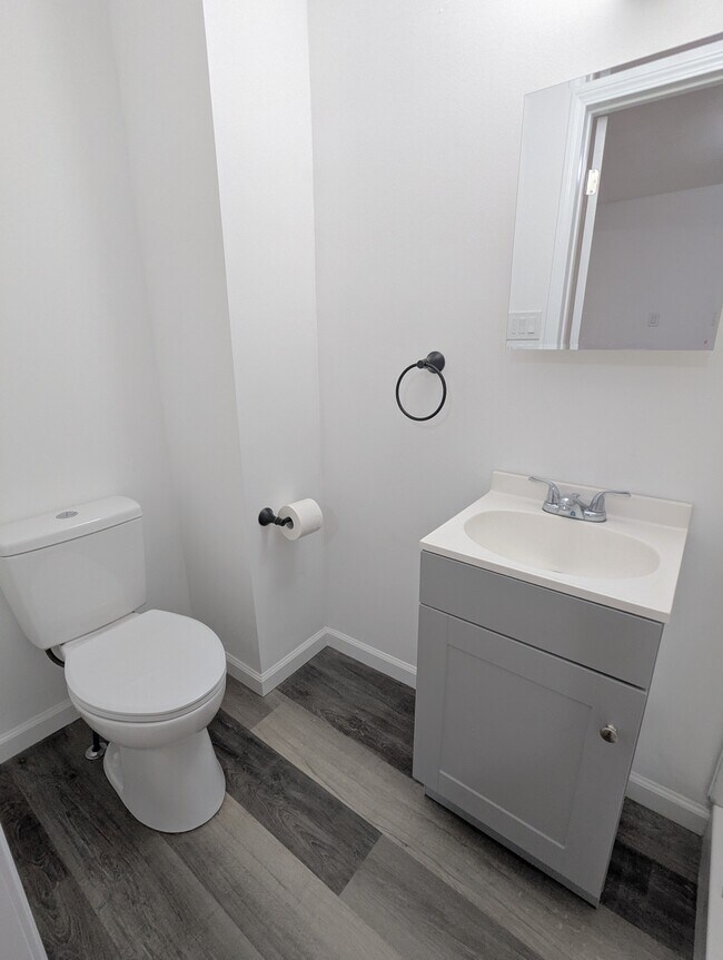 Building Photo - 309 Grand Ave