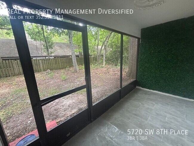 Building Photo - 5720 SW 8th Pl