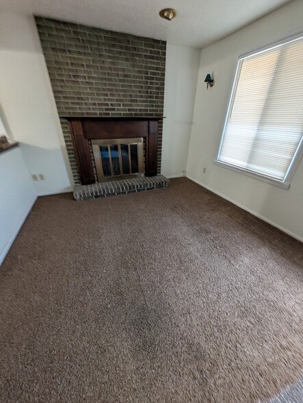 Building Photo - 2030 Ardella Dr