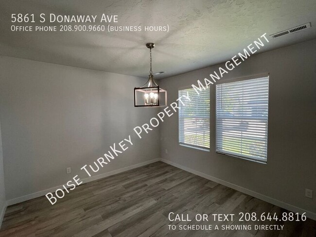 Building Photo - 5861 S Donaway Ave