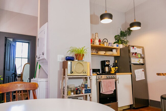 Building Photo - 207 W McMicken Ave