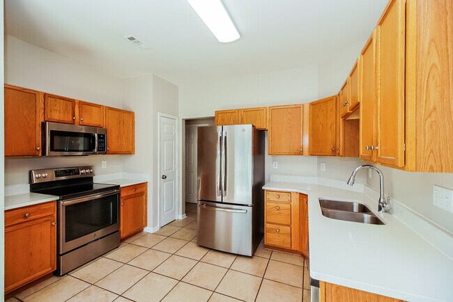 Building Photo - 8729 Rozumny Dr