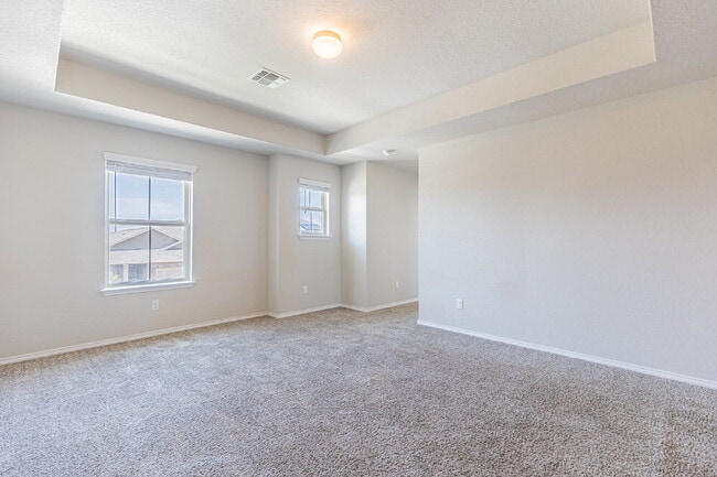 Building Photo - 5930 Ivans Farm