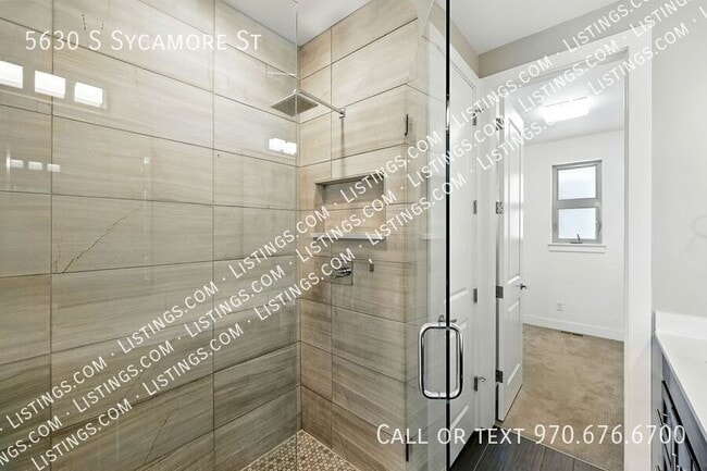 Building Photo - 5630 S Sycamore St
