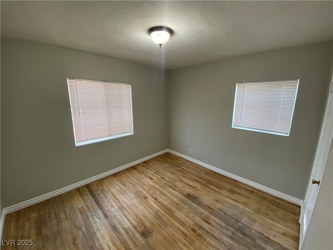 Building Photo - 221 N 19th St