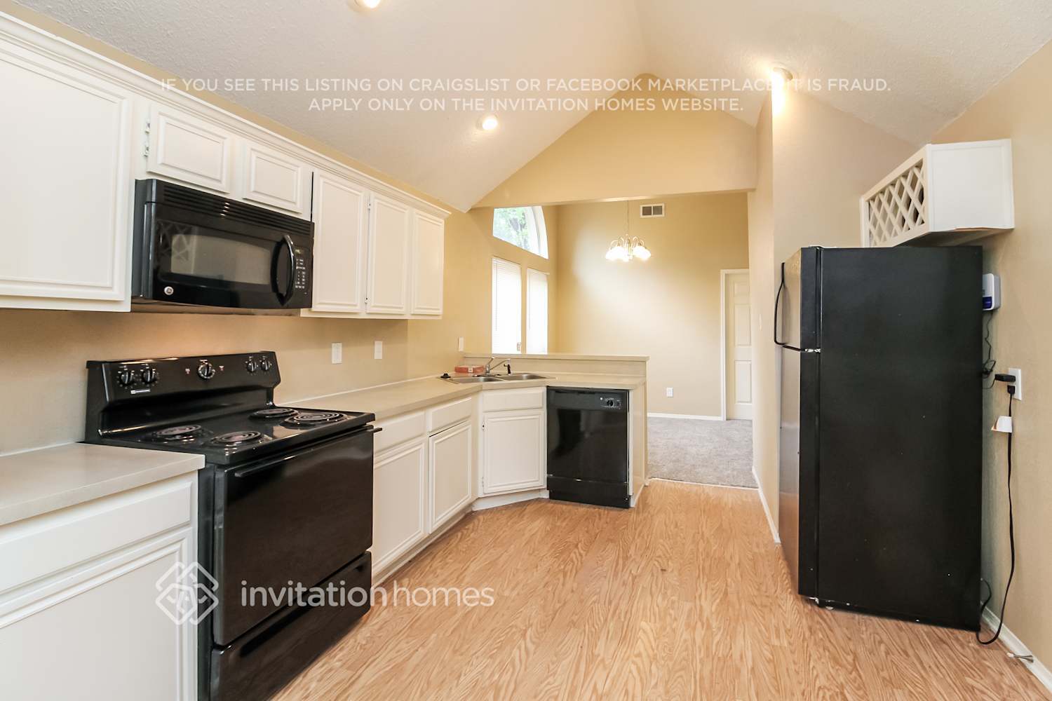 Building Photo - 12418 Summer Hill Dr