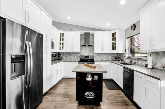 Building Photo - 18071 Clear Brook Cir