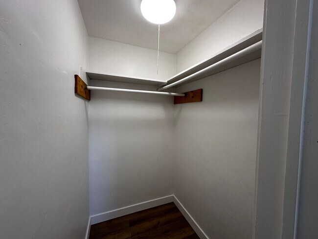 Building Photo - 142