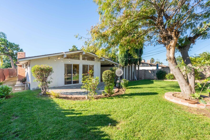 Building Photo - 19951 Acre St