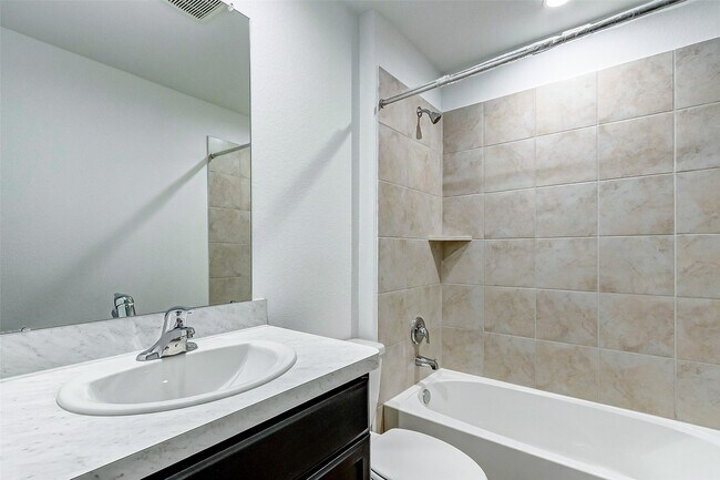 Building Photo - 15056 Ashton Mdws Dr
