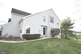 Building Photo - 2041 Greenes Way Cir
