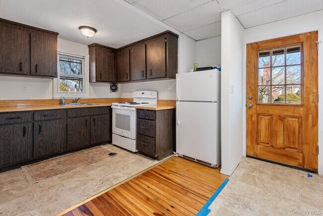 Building Photo - 500 5th Ave