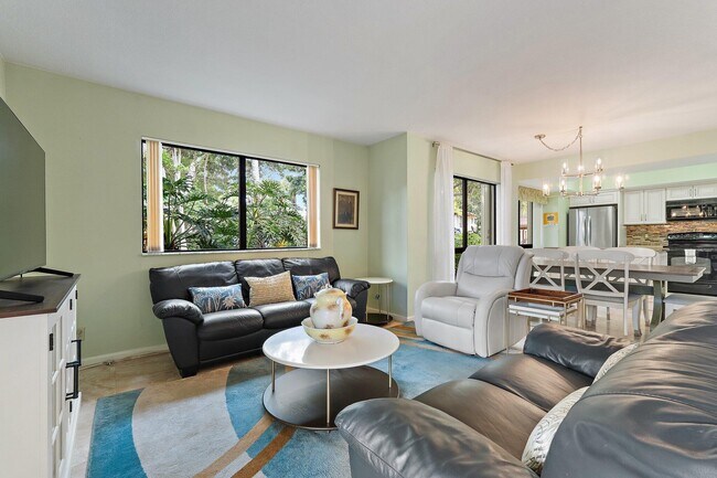 Building Photo - 413 Brackenwood Ln S