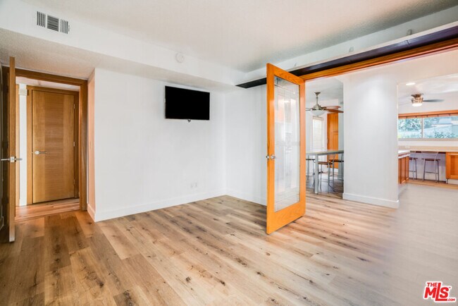 Building Photo - 4612 Park Granada