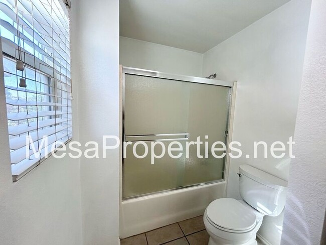 Building Photo - 14051 Yearling Ln