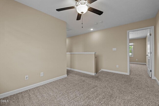 Building Photo - 528 Tip Top Ave