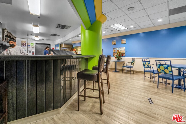 Building Photo - 4314 Marina City Dr