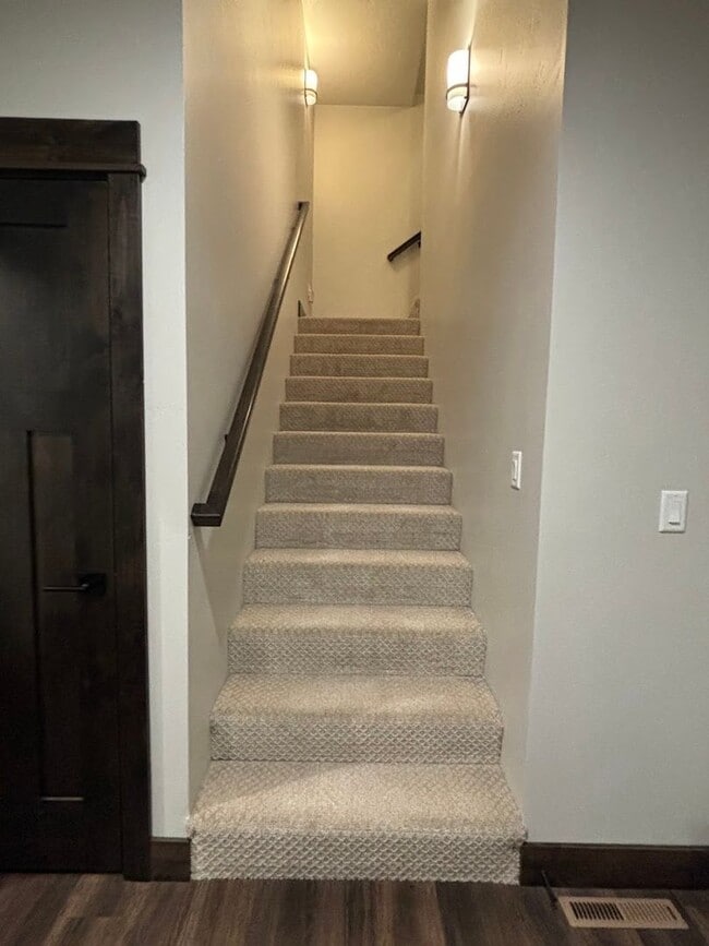 Building Photo - Stunning 4-bedroom, 3-bathroom home in The Ranch Club