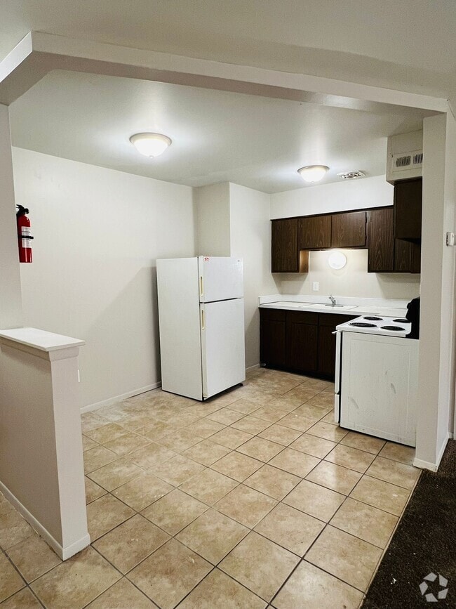 Building Photo - Salem Apartments
