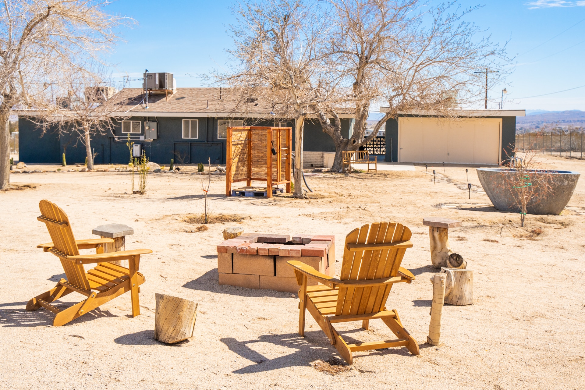 Building Photo - 6692 Valley View Dr