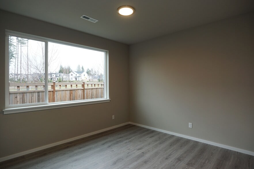 Building Photo - 23068 Alder Ln SE