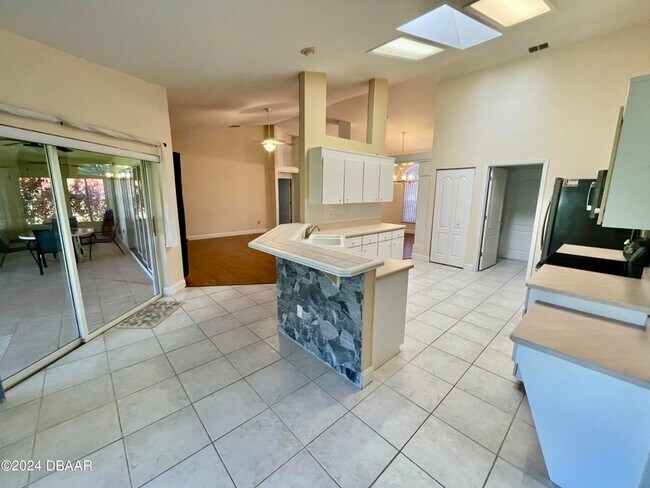 Building Photo - 137 Bryan Cave Rd