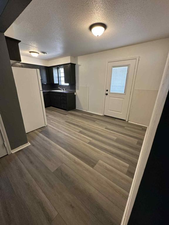 Building Photo - 1710 Parklane Dr